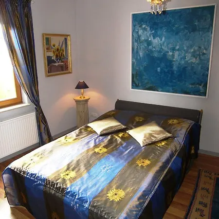 Uns Luett Hus